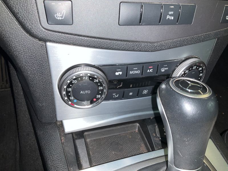 Mercedes-Benz C-Klasse C 180 Kompressor T BlueEfficiency Avantgarde 2009 – снимка 38