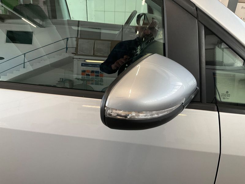 Volkswagen Touran 1.6 TDI Trendline BlueMotion Tech 2014 – снимка 26