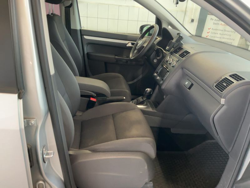 Volkswagen Touran 1.6 TDI Trendline BlueMotion Tech 2014 – снимка 16