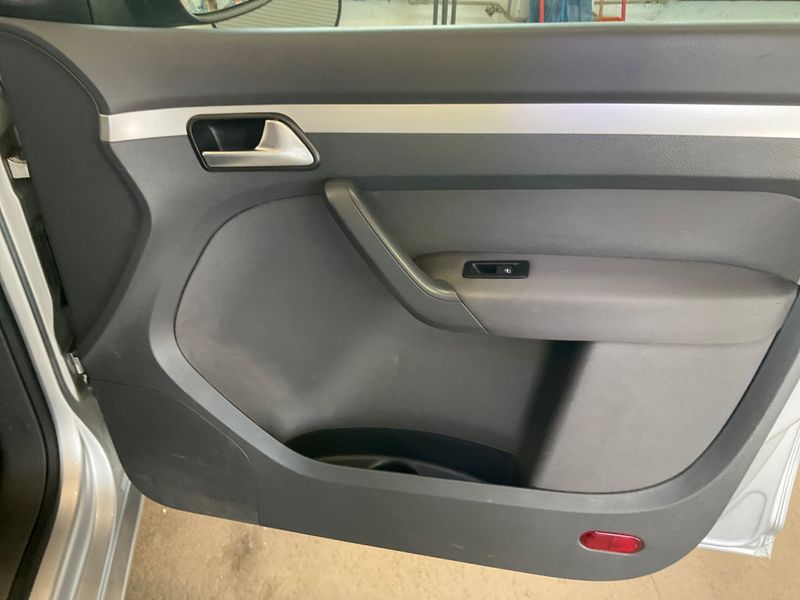 Volkswagen Touran 1.6 TDI Trendline BlueMotion Tech 2014 – снимка 40