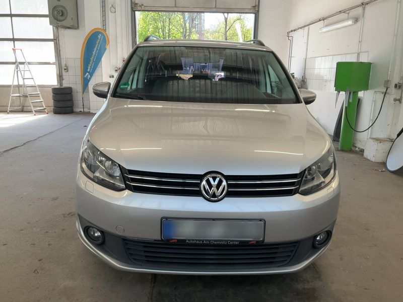 Volkswagen Touran 1.6 TDI Trendline BlueMotion Tech 2014 – снимка 14