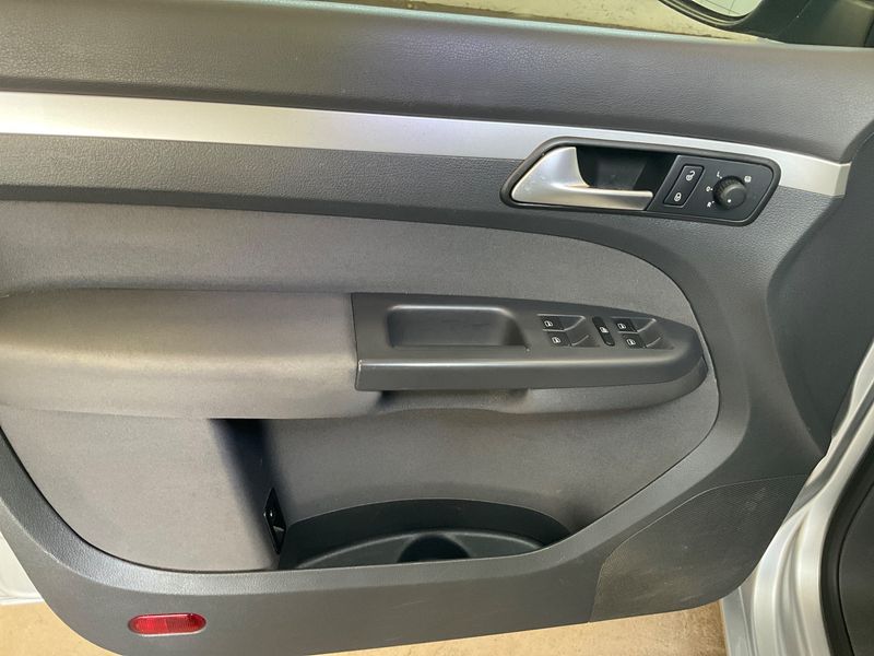Volkswagen Touran 1.6 TDI Trendline BlueMotion Tech 2014 – снимка 36