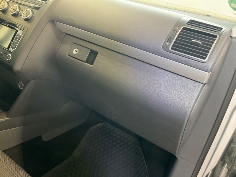 Volkswagen Touran 1.6 TDI Trendline BlueMotion Tech 2014 – снимка 35