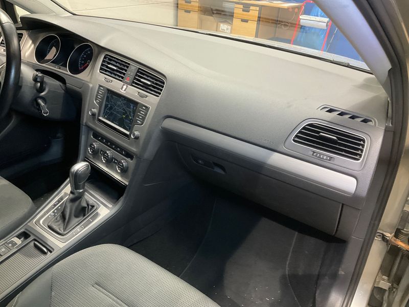 Volkswagen Golf VII 1.6 TDI Comfortline BlueMotion Tech 2015 – снимка 30