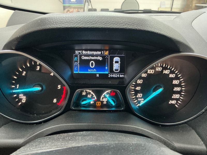 Ford Kuga 2.0 TDCi Titanium 2016 – снимка 19