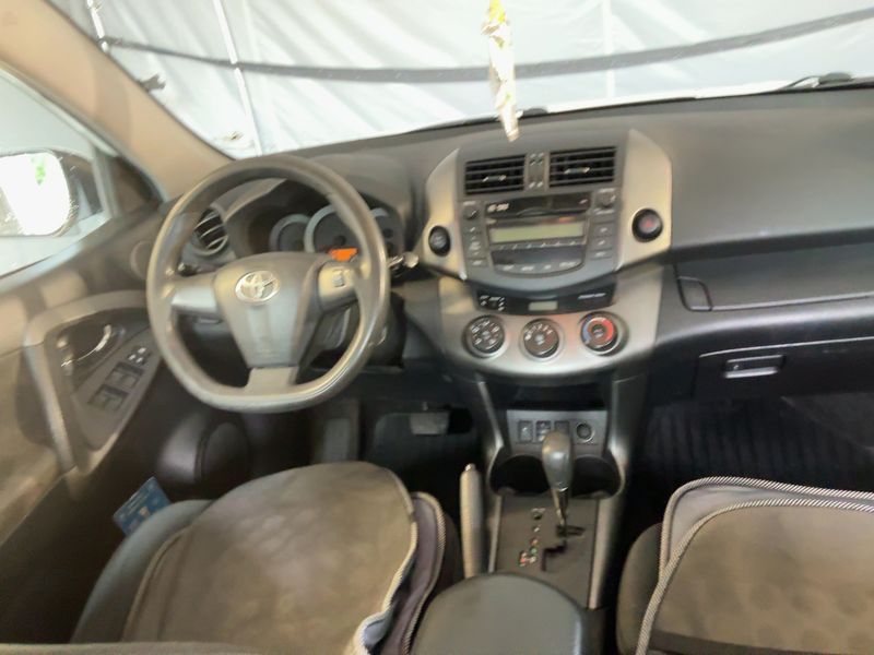 Toyota RAV 4 2.0 Sol 2010 – снимка 18