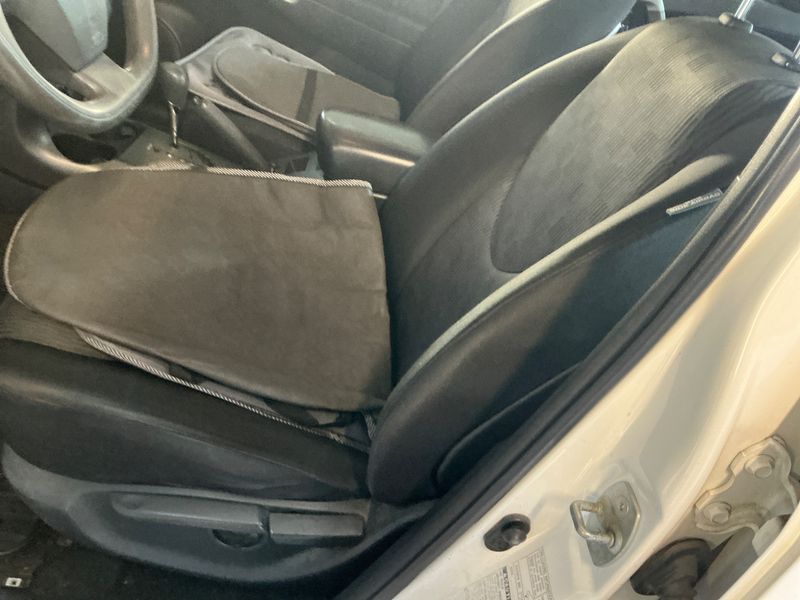 Toyota RAV 4 2.0 Sol 2010 – снимка 26