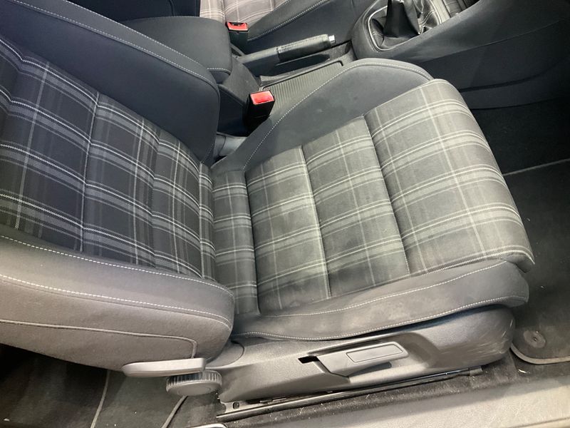 Volkswagen Golf VI 2.0 TDI GTD 2011 – снимка 31