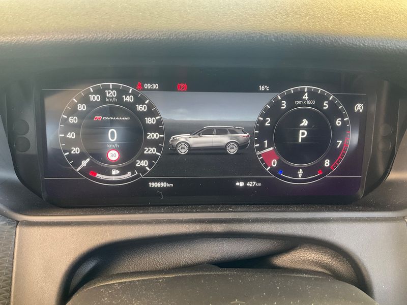 Land Rover Range Rover Velar 2.0 Turbo SE R-Dynamic 2018 – снимка 18