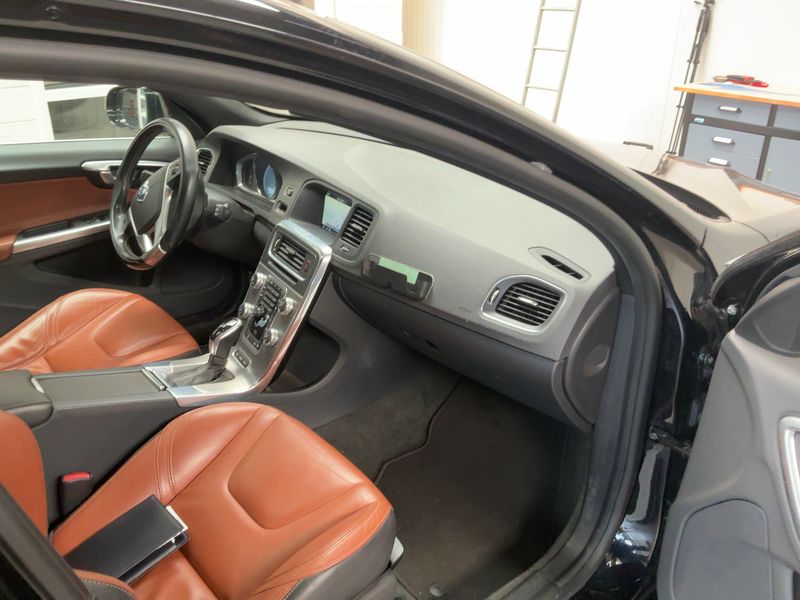 Volvo V60 2.4 D6 Plug-in Hybrid Momentum AWD 2014 – снимка 18