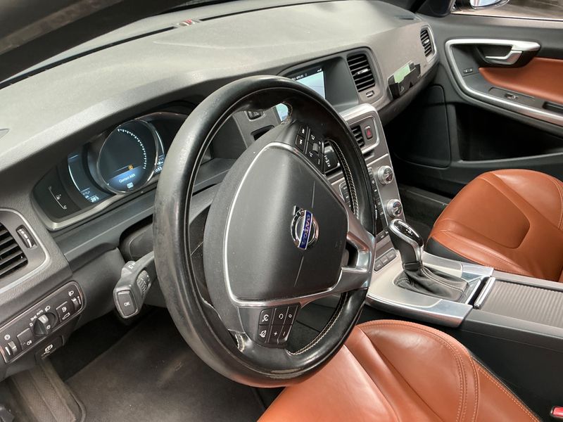 Volvo V60 2.4 D6 Plug-in Hybrid Momentum AWD 2014 – снимка 22