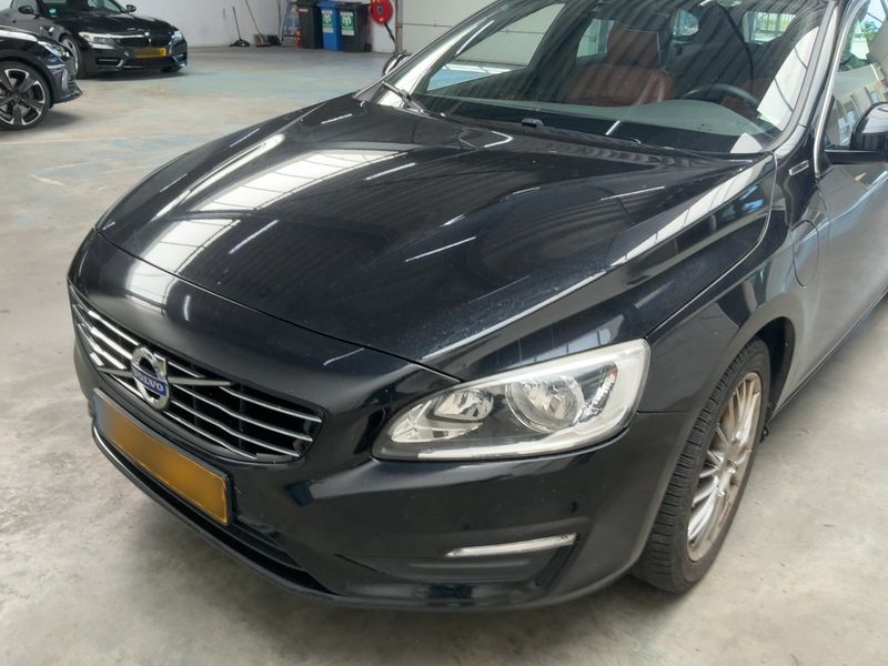 Volvo V60 2.4 D6 Plug-in Hybrid Momentum AWD 2014 – снимка 2