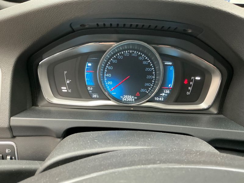 Volvo V60 2.4 D6 Plug-in Hybrid Momentum AWD 2014 – снимка 19