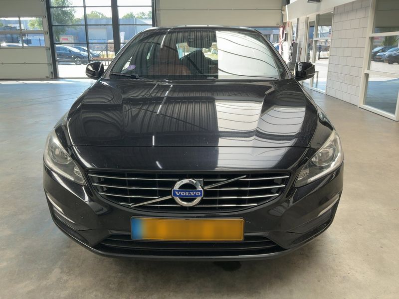 Volvo V60 2.4 D6 Plug-in Hybrid Momentum AWD 2014 – снимка 14