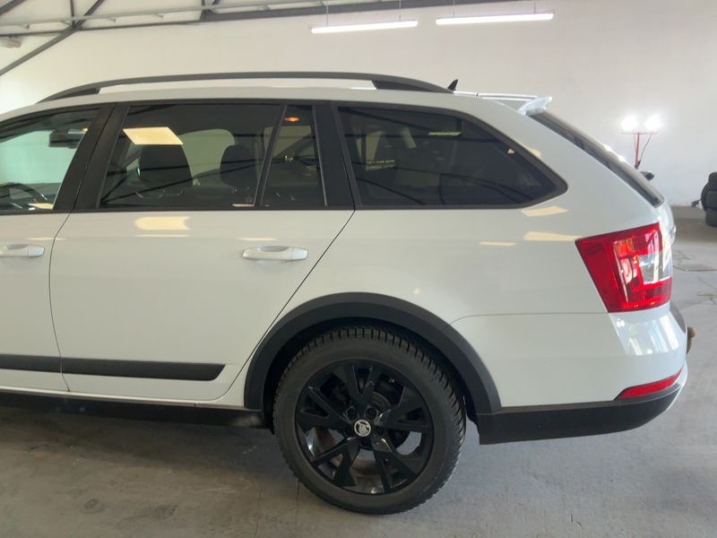 Skoda Octavia 2.0 TDI Scout 4x4 2015 – снимка 6