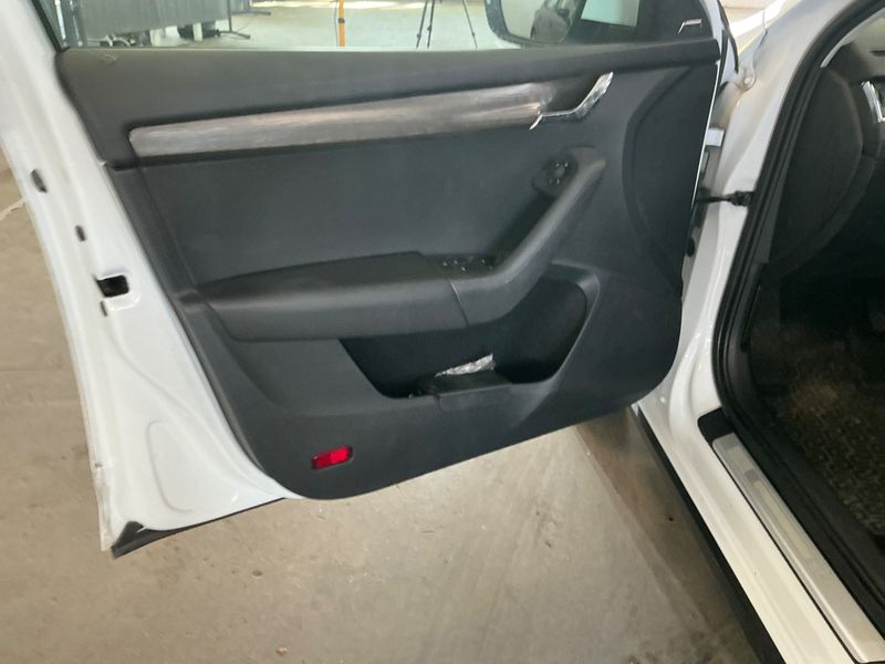 Skoda Octavia 2.0 TDI Scout 4x4 2015 – снимка 37