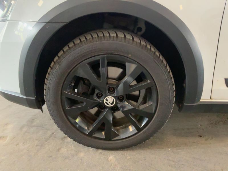 Skoda Octavia 2.0 TDI Scout 4x4 2015 – снимка 3
