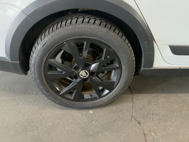 Skoda Octavia 2.0 TDI Scout 4x4 2015 – снимка 9