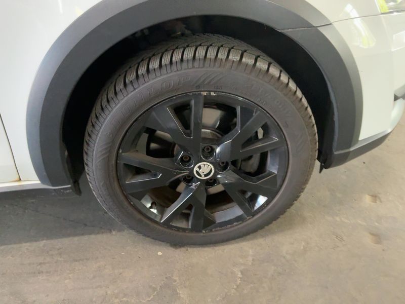 Skoda Octavia 2.0 TDI Scout 4x4 2015 – снимка 11