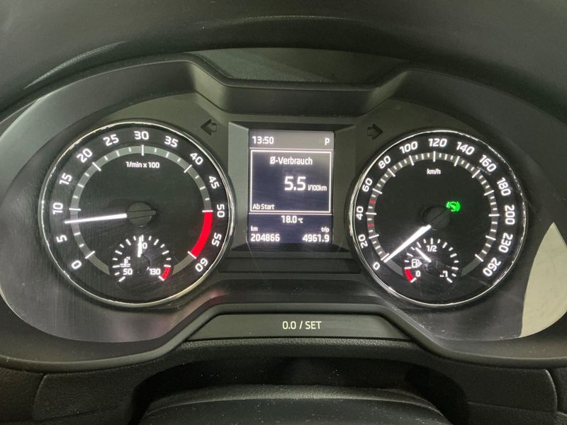 Skoda Octavia 2.0 TDI Scout 4x4 2015 – снимка 19