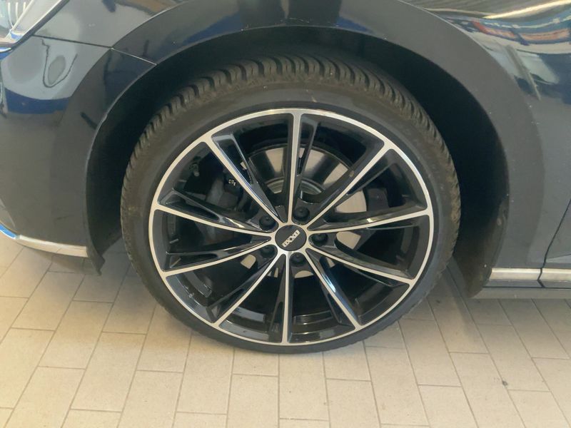 Volkswagen Passat 2.0 TDI Elegance 2019 – снимка 3