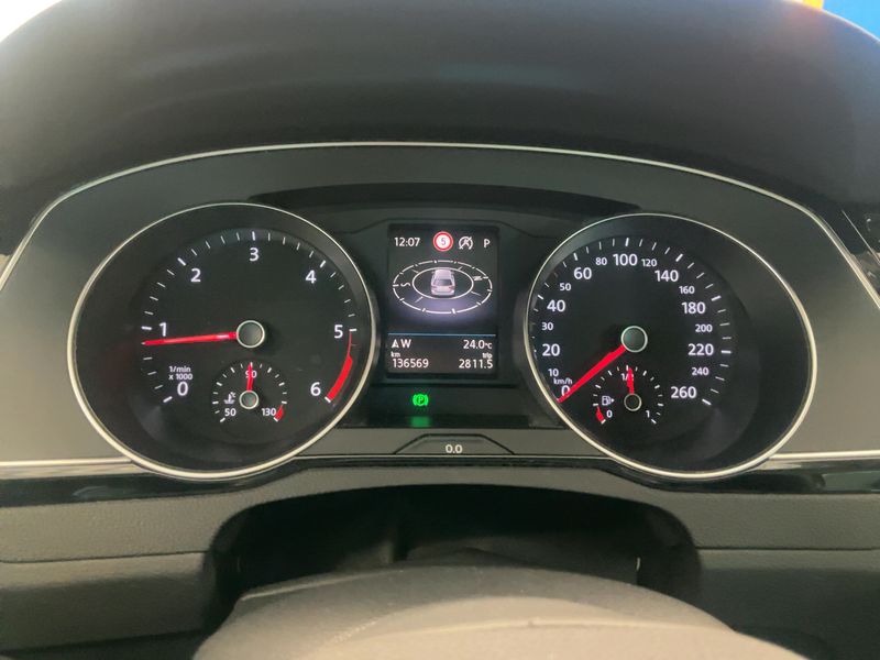 Volkswagen Passat 2.0 TDI Elegance 2019 – снимка 19