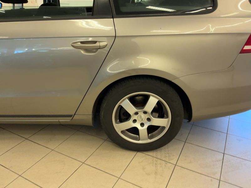 Volkswagen Passat 2.0 TDI Trendline BlueMotion Tech 2012 – снимка 18
