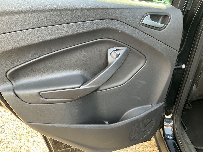 Ford Kuga 2.0 TDCi Titanium 2015 – снимка 29