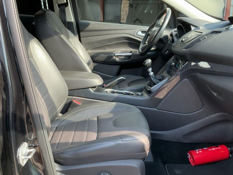 Ford Kuga 2.0 TDCi Titanium 2015 – снимка 17