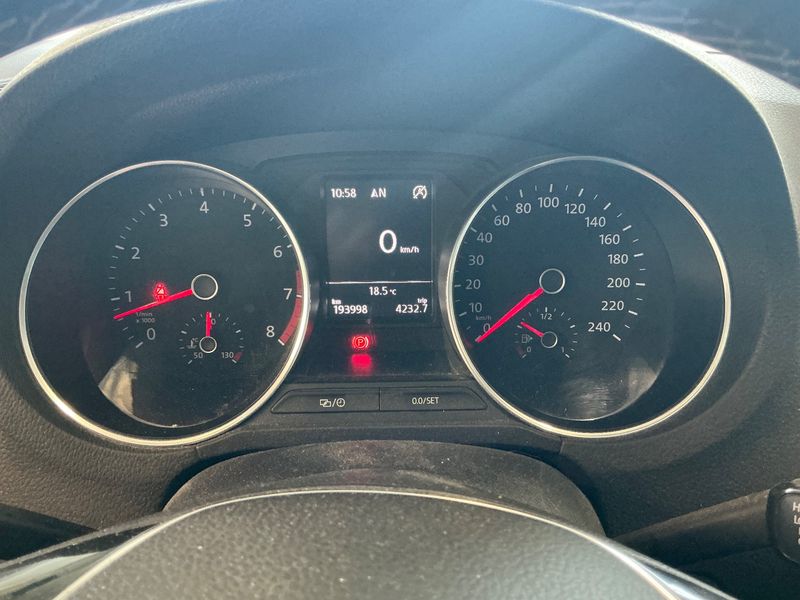 Volkswagen Polo 1.2 TSI Lounge BlueMotion Tech 2016 – снимка 18