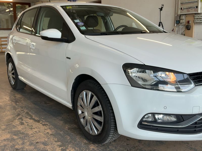 Volkswagen Polo 1.2 TSI Lounge BlueMotion Tech 2016 – снимка 12