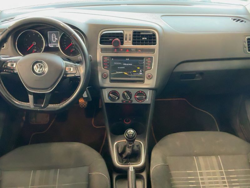 Volkswagen Polo 1.2 TSI Lounge BlueMotion Tech 2016 – снимка 17