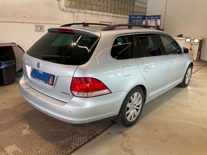 Volkswagen Golf V 1.9 TDI Comfortline BlueMotion Tech 2009 – снимка 2