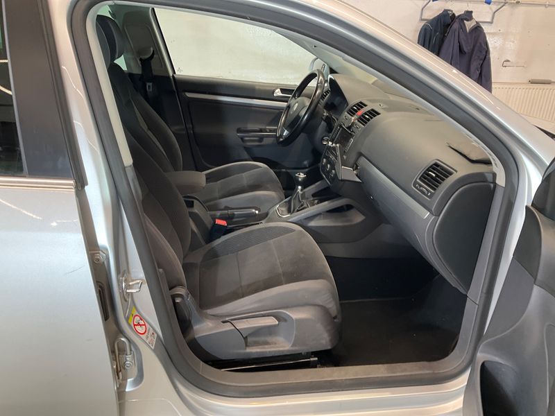 Volkswagen Golf V 1.9 TDI Comfortline BlueMotion Tech 2009 – снимка 3