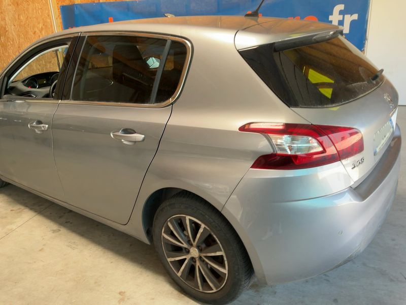 Peugeot 308 1.6 Blue-HDi Allure 2016 – снимка 6