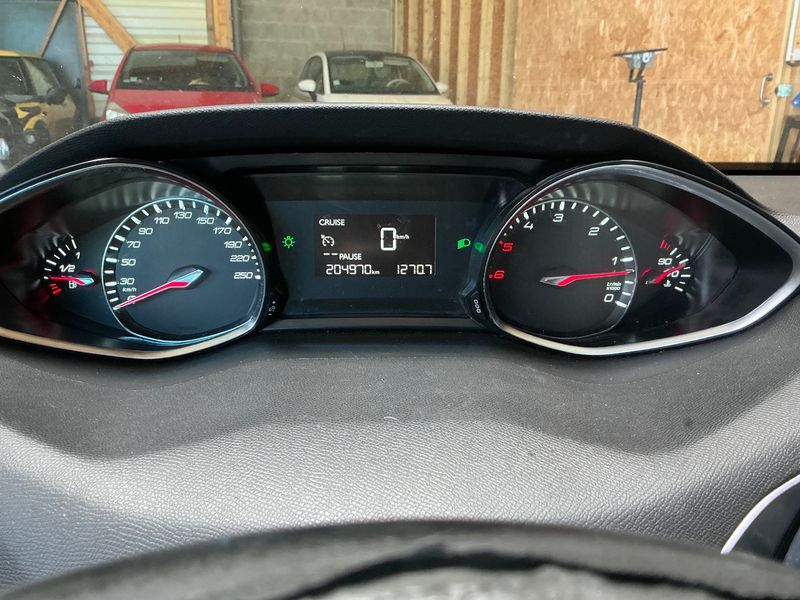 Peugeot 308 1.6 Blue-HDi Allure 2016 – снимка 18