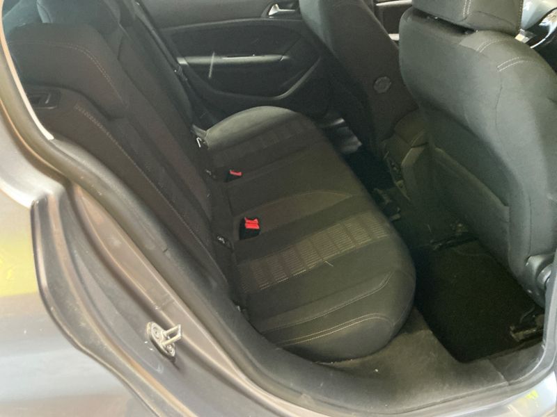 Peugeot 308 1.6 Blue-HDi Allure 2016 – снимка 25