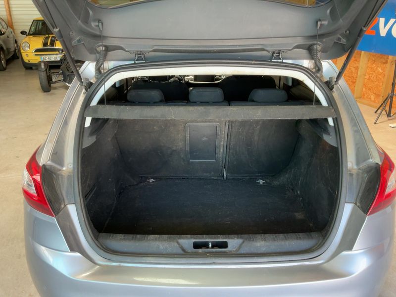 Peugeot 308 1.6 Blue-HDi Allure 2016 – снимка 15