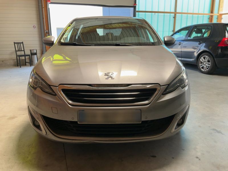 Peugeot 308 1.6 Blue-HDi Allure 2016 – снимка 14