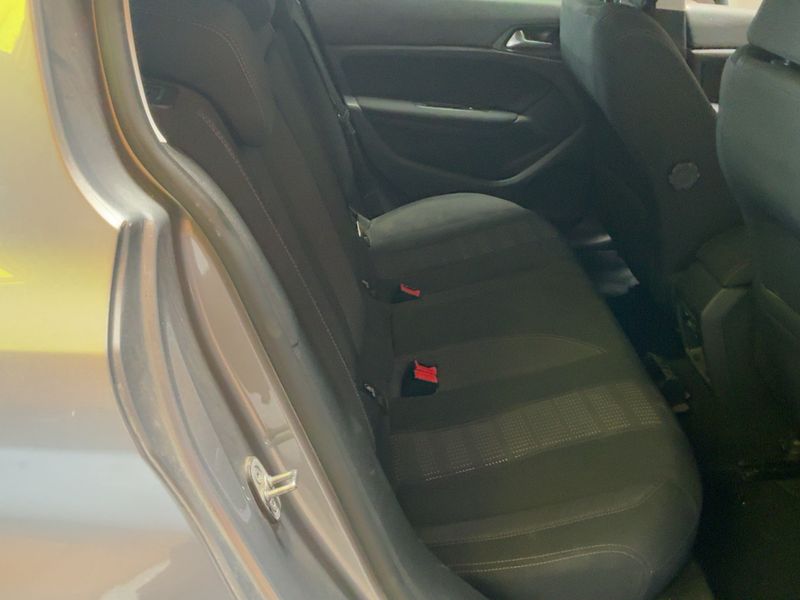 Peugeot 308 1.6 Blue-HDi Allure 2016 – снимка 19