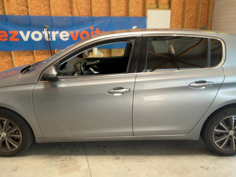 Peugeot 308 1.6 Blue-HDi Allure 2016 – снимка 4