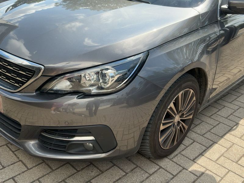 Peugeot 308 1.5 Blue-HDi Allure 2021 – снимка 2