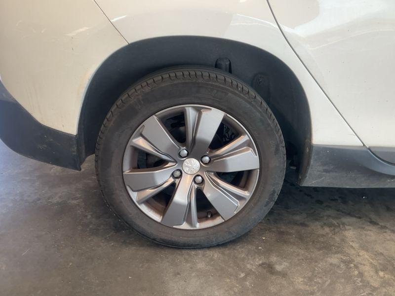 Peugeot 2008 1.6 Blue-HDi Style 2017 – снимка 19