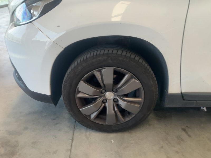 Peugeot 2008 1.6 Blue-HDi Style 2017 – снимка 17