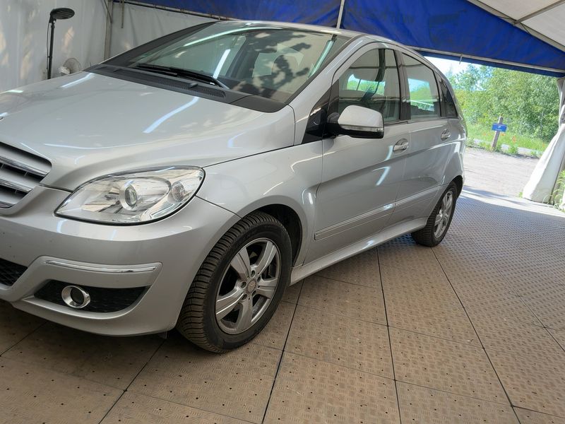Mercedes-Benz B-Klasse B 200 2009 – снимка 2