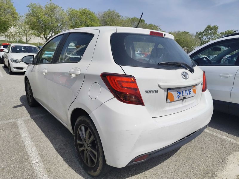Toyota Yaris 1.33 Dual VVT-i Active 2015 – снимка 3