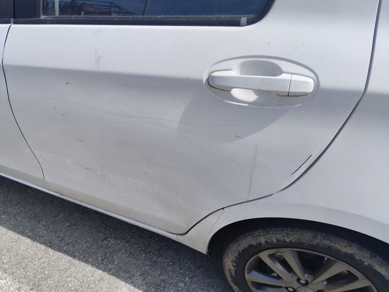 Toyota Yaris 1.33 Dual VVT-i Active 2015 – снимка 20