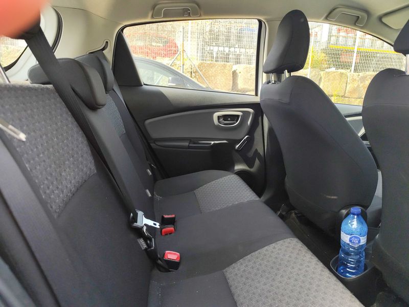 Toyota Yaris 1.33 Dual VVT-i Active 2015 – снимка 14