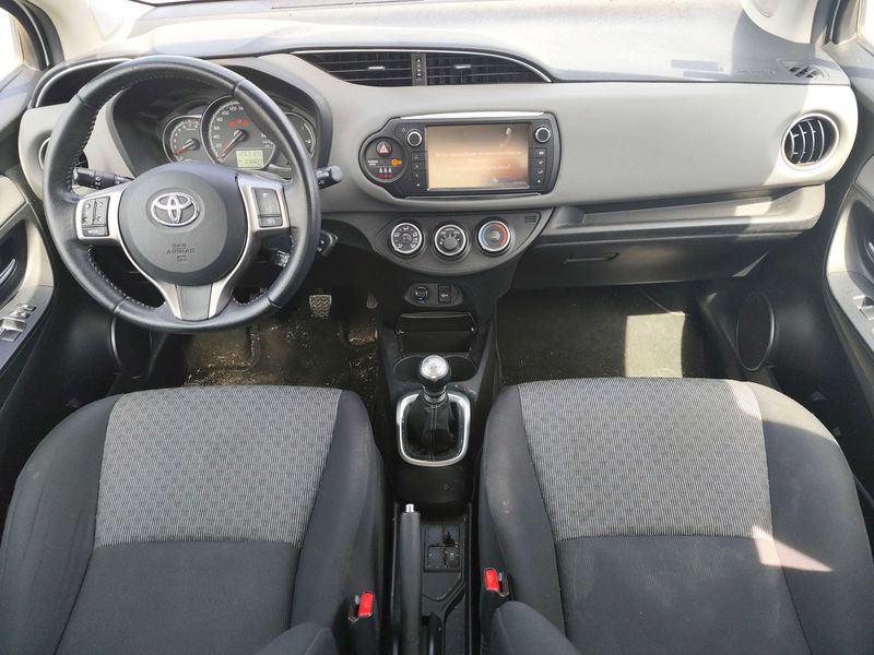 Toyota Yaris 1.33 Dual VVT-i Active 2015 – снимка 11
