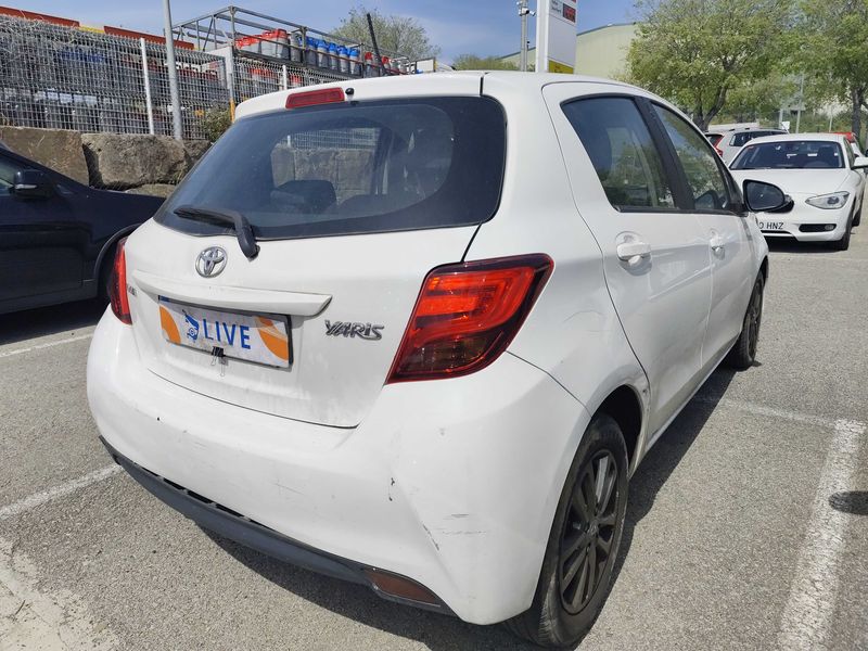 Toyota Yaris 1.33 Dual VVT-i Active 2015 – снимка 5